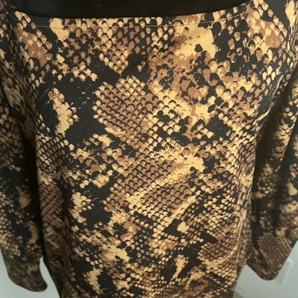 Ann Taylor snake print square neck puff long sleeves pull over blouse top Sz M - Picture 3 of 9